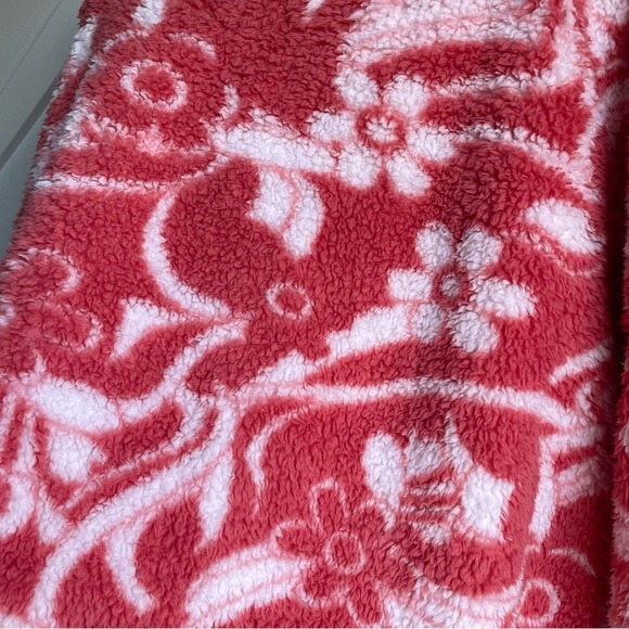 AE American Eagle Zip-Up Bear Hug Sherpa Jacket Pink Flowers XS oversized bomber - Picture 11 of 12